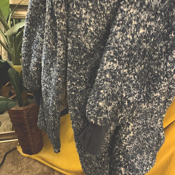 G.I.L.I. Cloud jacket with hood - Picture 15 of 16